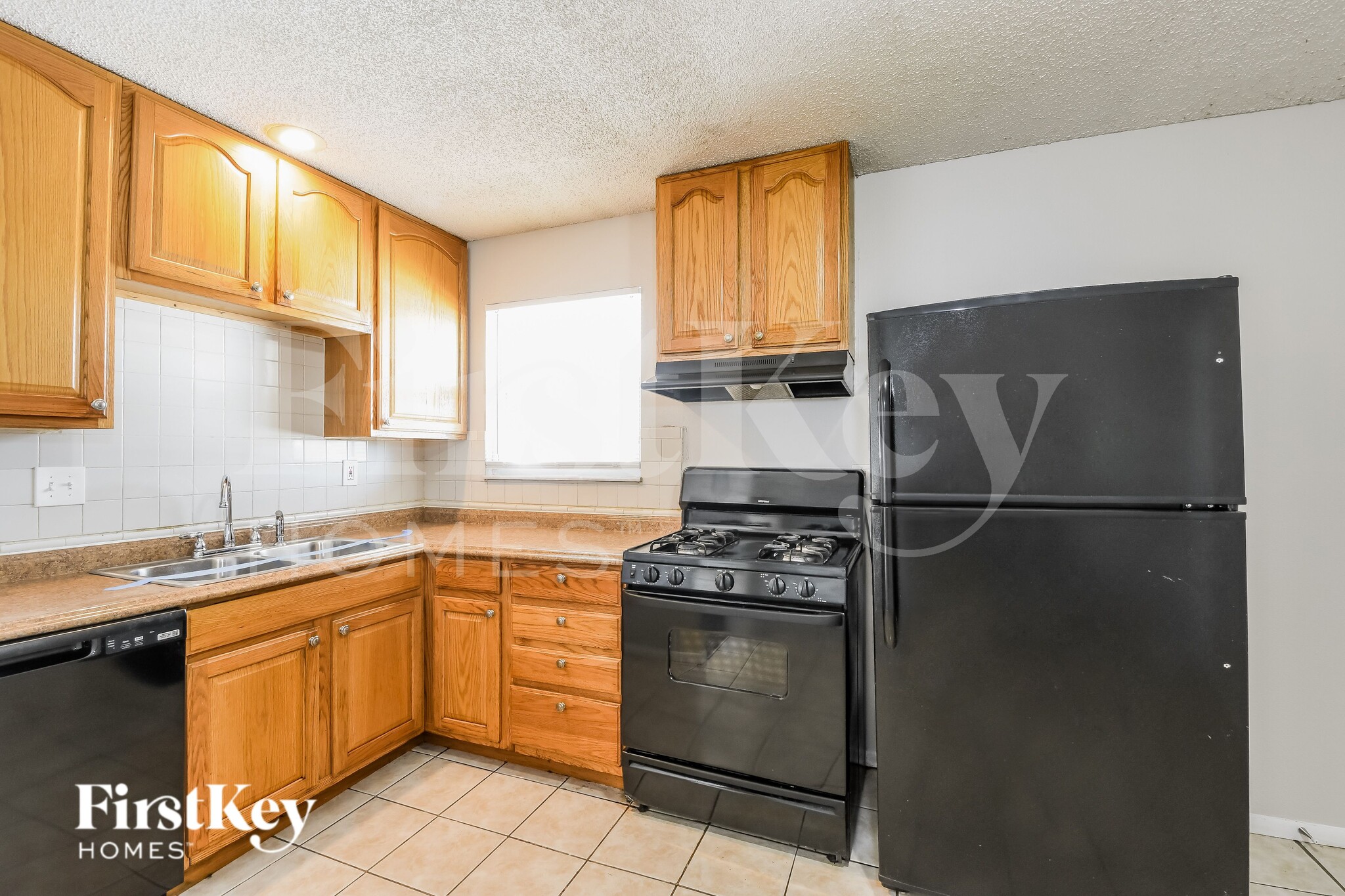 Building Photo - 2485 Jenkee Dr