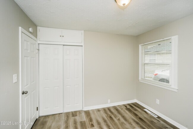Building Photo - 8501 Shirley Ln