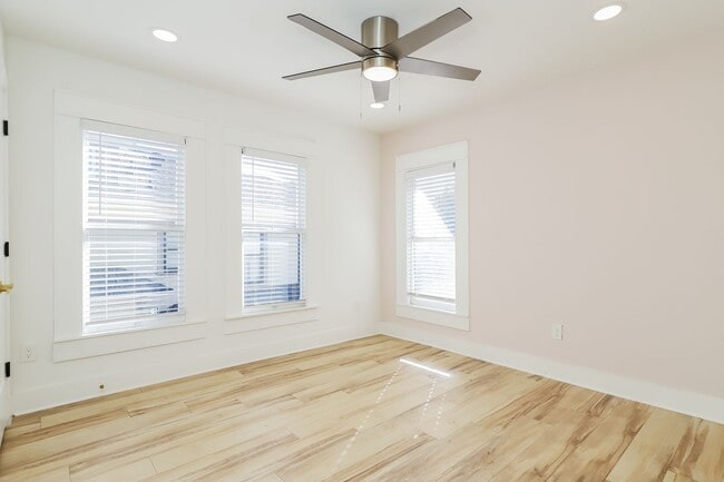 Building Photo - 120 E Magnolia Ave