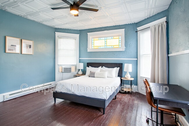 Building Photo - 813 Hall of Fame Dr