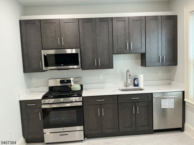 Building Photo - 176 Weequahic Ave