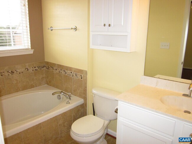 Building Photo - 2130 Lockwood Dr