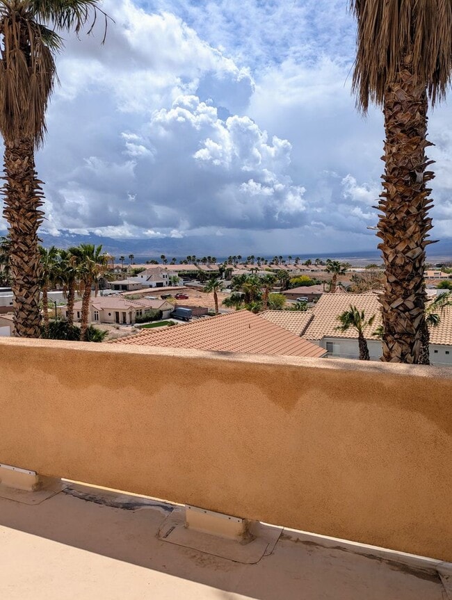 Building Photo - Santa Fe Vistas House!