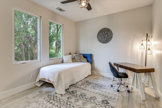 Building Photo - 2225 Corte Ananas