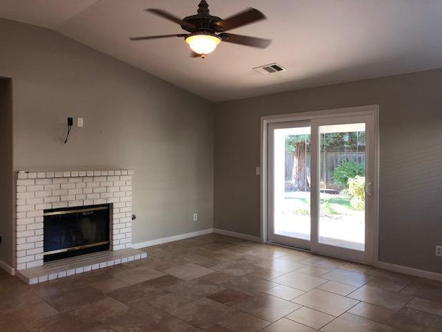 Building Photo - 524 W Russell Ave