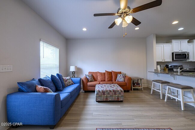 Building Photo - 1882 Pointe Dr