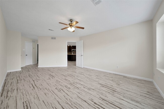 Building Photo - 10904 Birch Dr