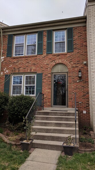 Building Photo - 13914 Woods Run Ct