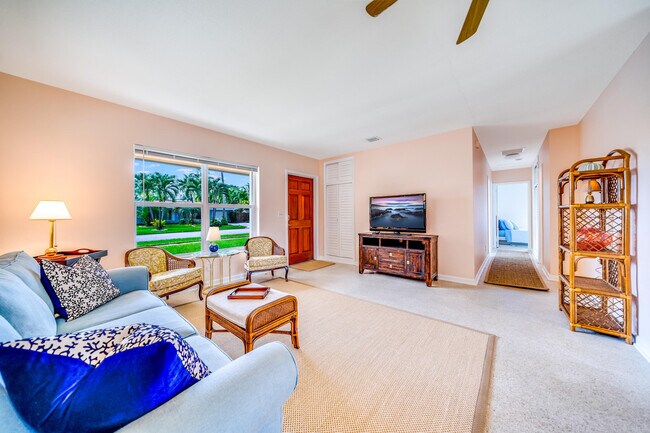 Building Photo - 525 Ibis Dr