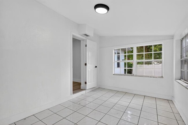 Building Photo - 40 NW 68th St