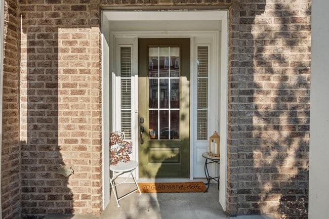 Building Photo - 337 Osona Ln