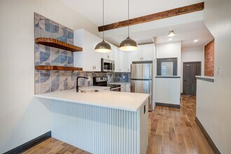 Building Photo - 3007 W Fletcher St