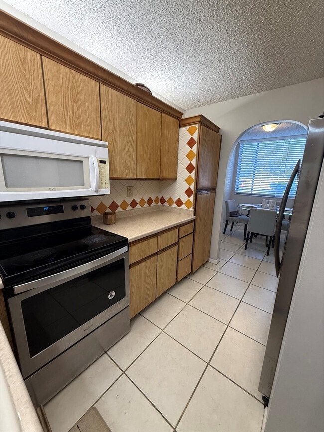 Building Photo - 3300 NW 46th St