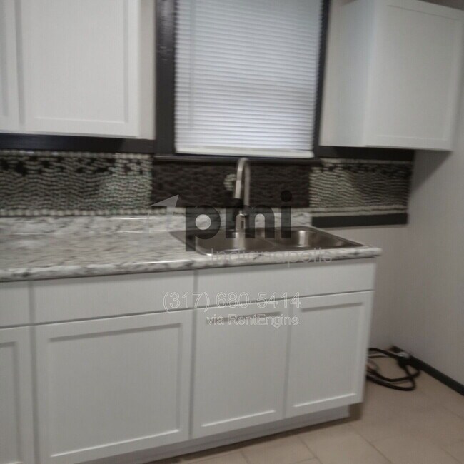 Building Photo - 1619 S Randolph St