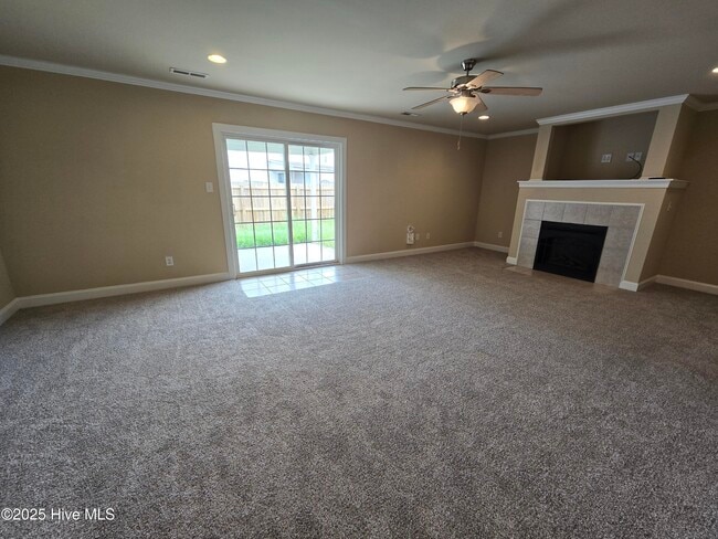 Building Photo - 4009 Lucerne Ct