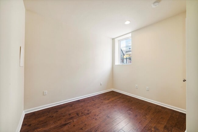 Building Photo - 1815 W Montgomery Ave