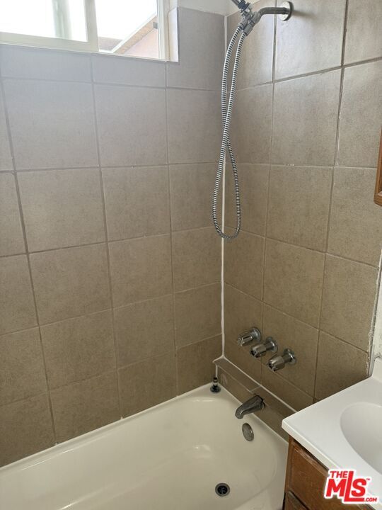 Building Photo - 5042 Ferndale St