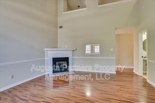 Building Photo - 4700 Dursey Dr