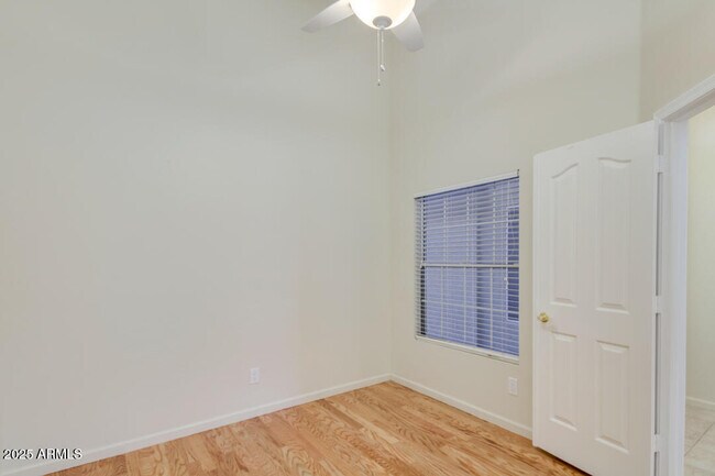Building Photo - 15870 N 162 Ln