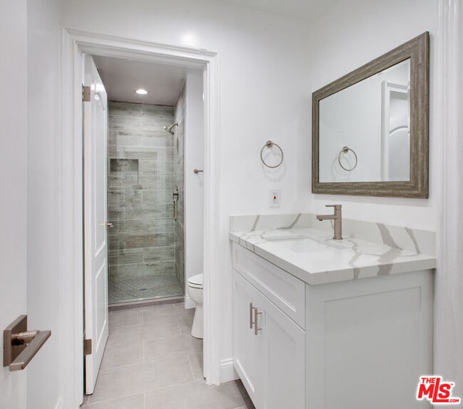 Building Photo - 10221 Briarwood Dr