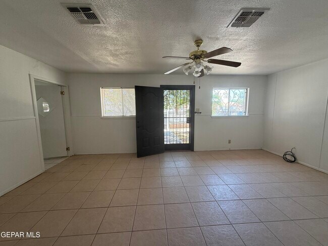 Building Photo - 7289 Mimosa Ave