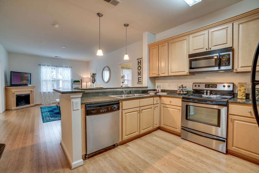 White Oak 1920 Dunlap Cres Chester VA 23836 Apartment Finder