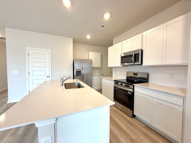 Building Photo - 919 Moray Ln