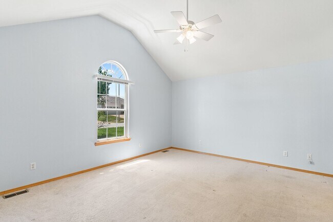 Building Photo - 3 Bedroom, 2 Bathroom Home in Republic Sch...