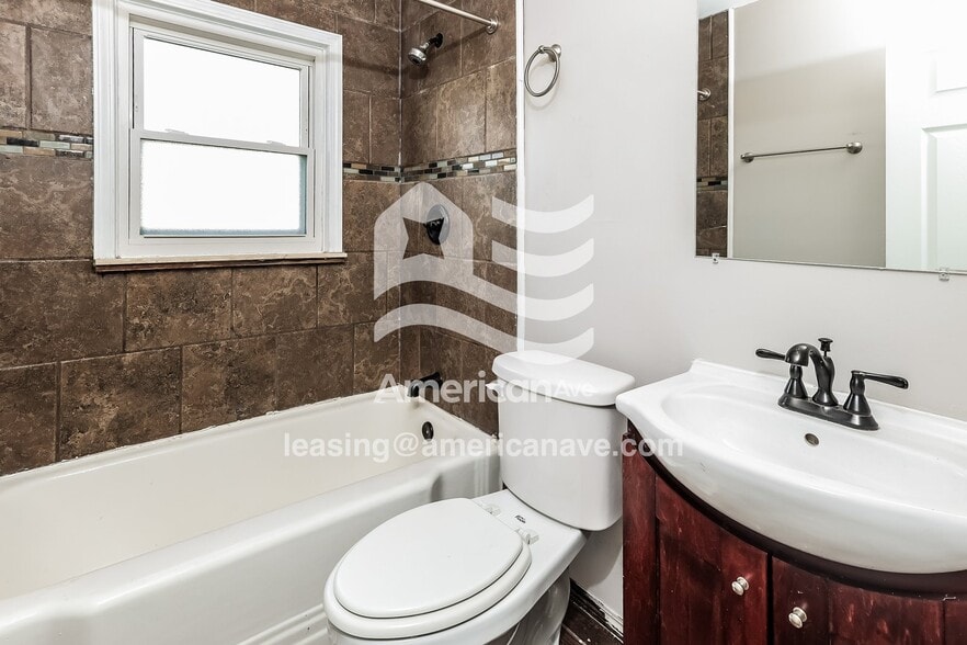 Building Photo - 2062 Champaign Rd