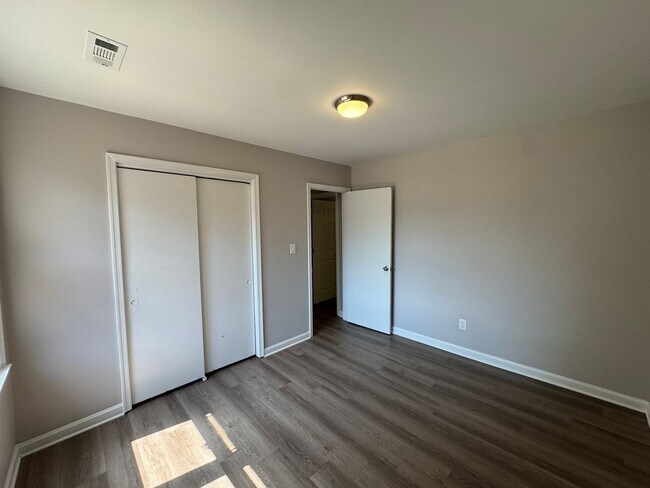 Building Photo - Brockton Dr.-4700