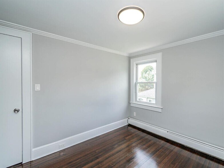 Building Photo - 33 Avenue B