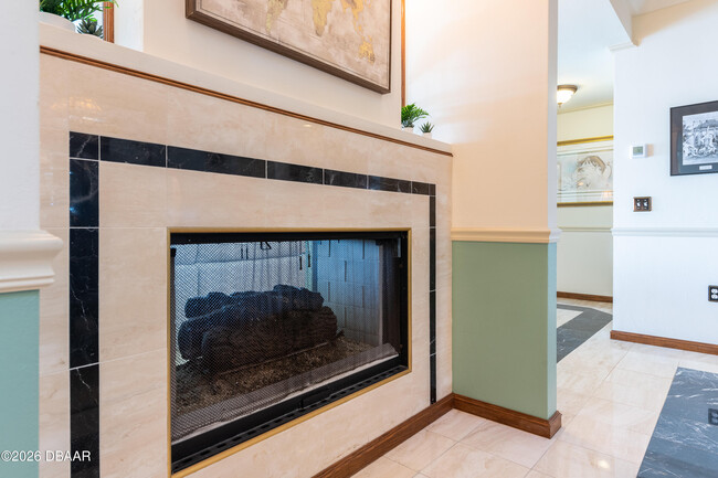 Building Photo - 3602 S Peninsula Dr