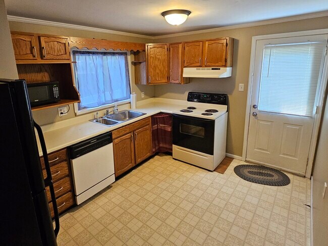 Kitchen - 1929 Sherman Blvd