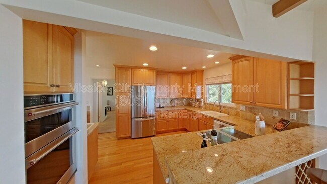 Building Photo - 1227 Viscaino Rd