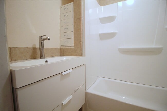 Building Photo - 16326 Brush Meadow Ct