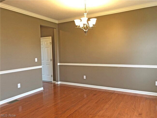 Building Photo - 3696 Kenway Blvd