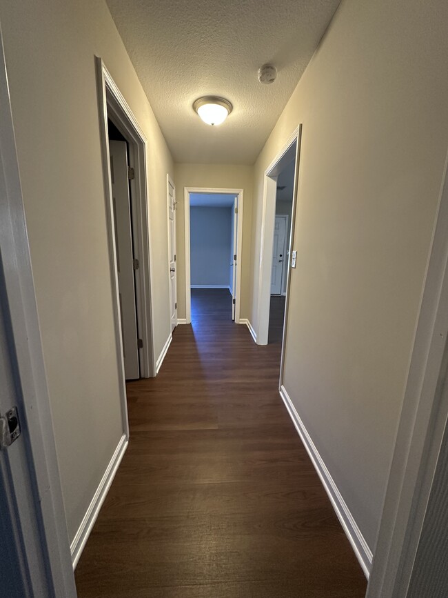 Building Photo - 128 Branch St