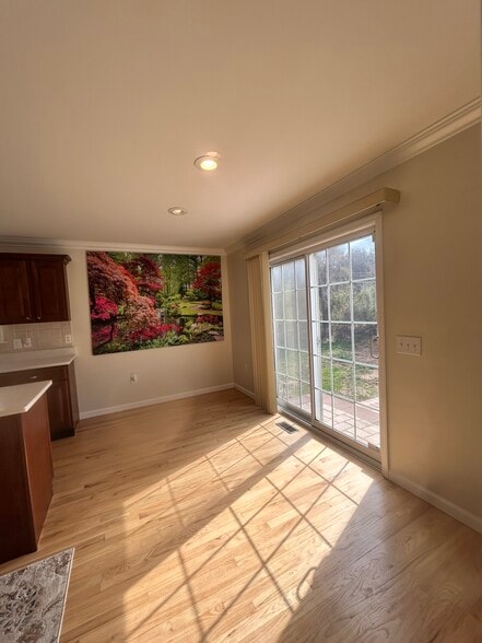 Building Photo - 112 Peapack Rd