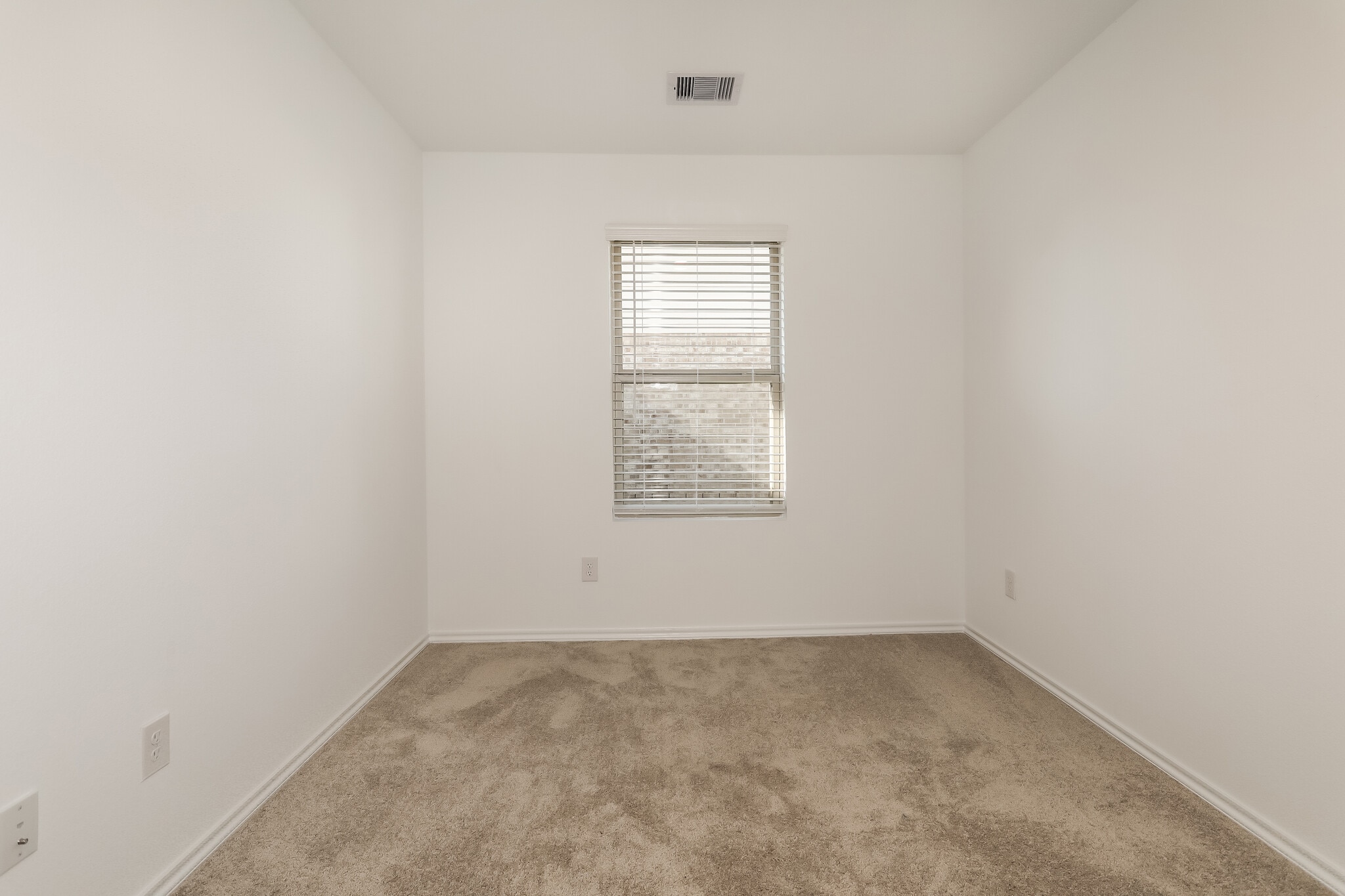 Building Photo - 11139 N Lake Mist Ln