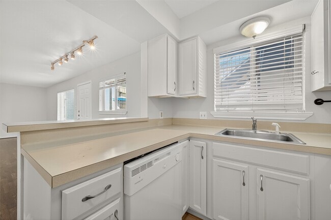 Building Photo - 2020 Huldy St