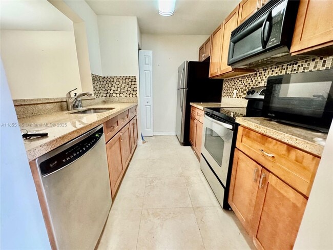Building Photo - 650 SW 124th Terrace