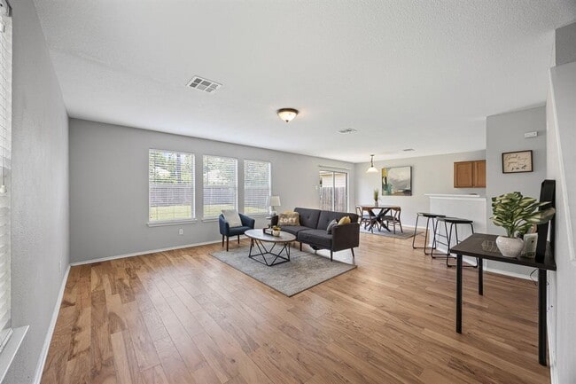 Building Photo - 2112 Perkins Pl