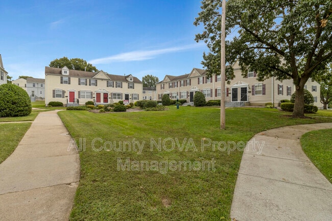 Building Photo - 2511 Kent Town Pl