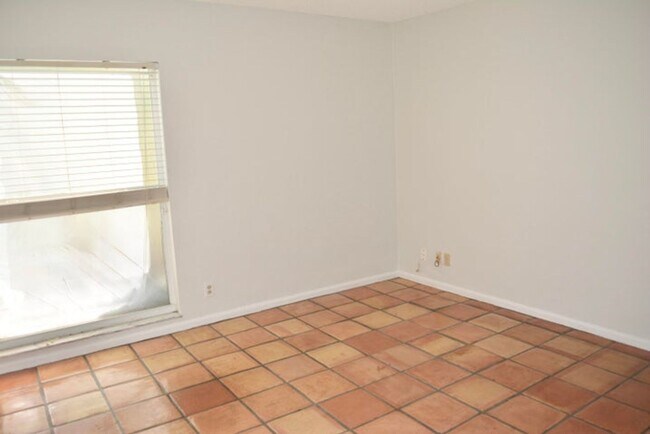 Building Photo - 11933 Waterwood Dr