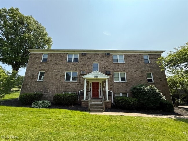 Primary Photo - 5008 West Blvd