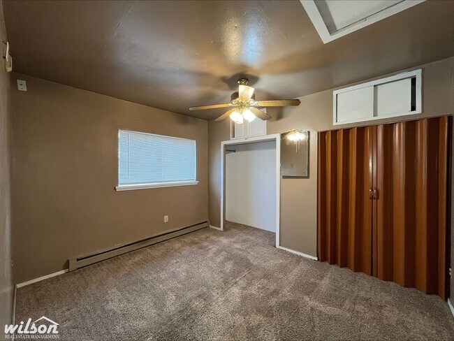 Building Photo - Large 3bd/1.5ba House in Selah, WA with a Large Backyard!