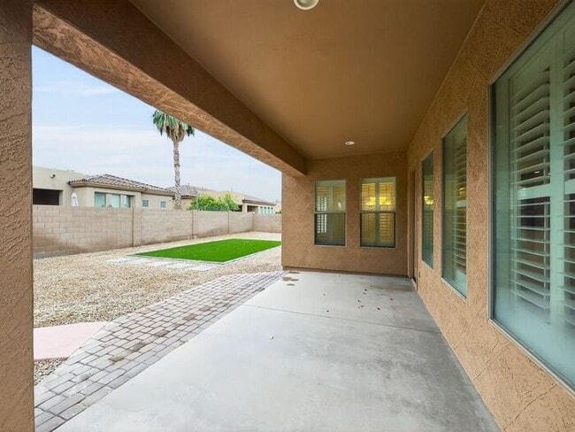 Building Photo - Spacious 3 car garage home at Paseo Trail!