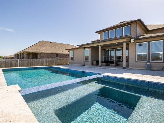 Building Photo - 3814 Riardo Dr