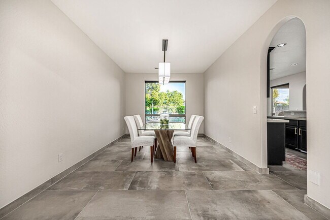 Building Photo - 5211 N 193rd Ave