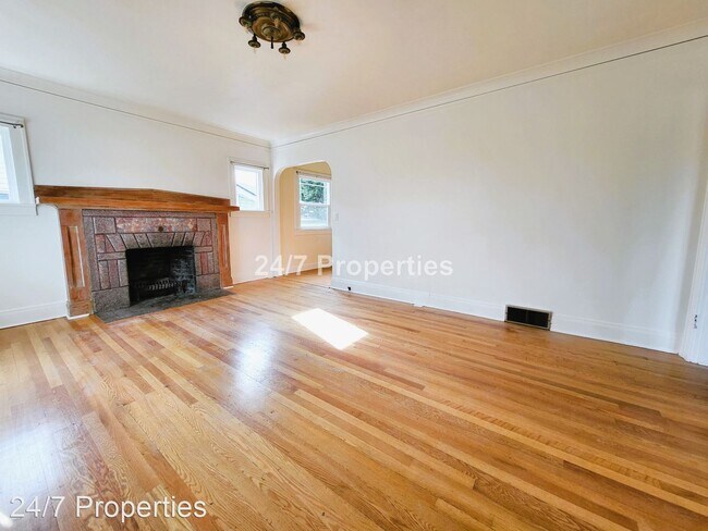Building Photo - 4 br, 2 bath House - 1020 N Holland Ave